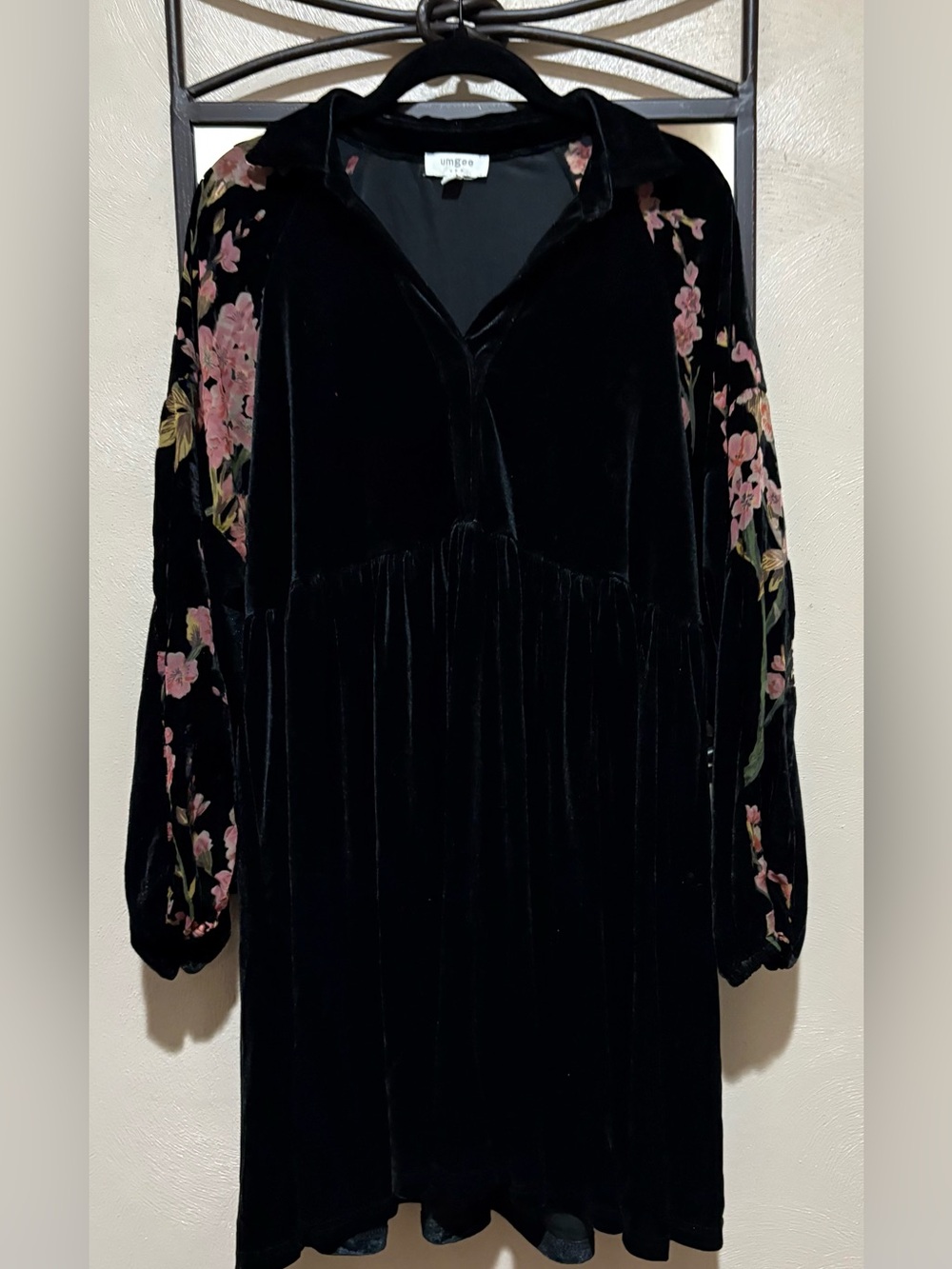 Umgee Black Velvet Dress with Pink Floral Sleeves Size M